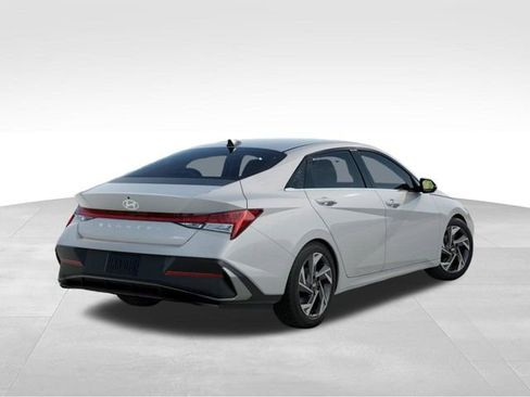 New 2025 Hyundai Elantra Limited image 4