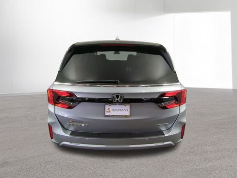 New 2026 Honda Odyssey Touring image 14
