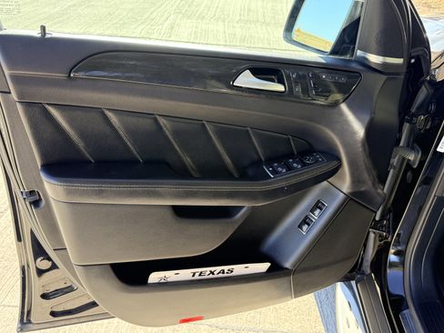 Used 2015 Mercedes-Benz GL 450 4MATIC image 19