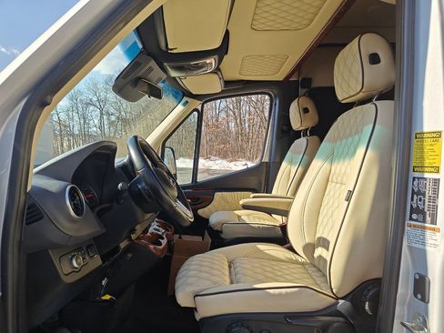 Used 2020 Mercedes-Benz Sprinter 3500 w/ Windows All Around Package image 13