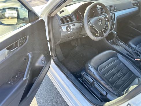 Used 2016 Volkswagen Passat 1.8T S image 9