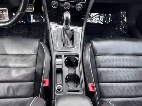 Used 2019 Volkswagen Golf R 4-Door AWD/4WD image 32