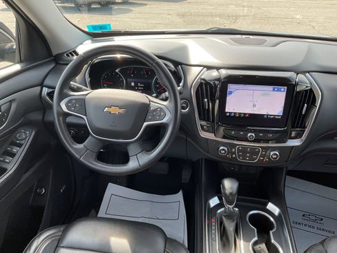 Certified 2021 Chevrolet Traverse LT w/ LT Premium Package image 5
