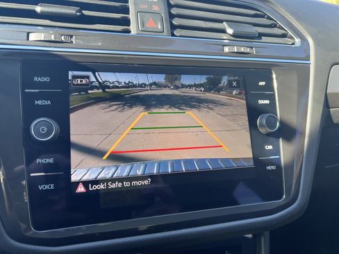 Certified 2023 Volkswagen Tiguan SE image 22