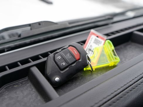 Used 2021 Jeep Wrangler Unlimited Sahara image 29