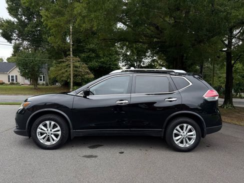 Used 2016 Nissan Rogue SV FWD image 3