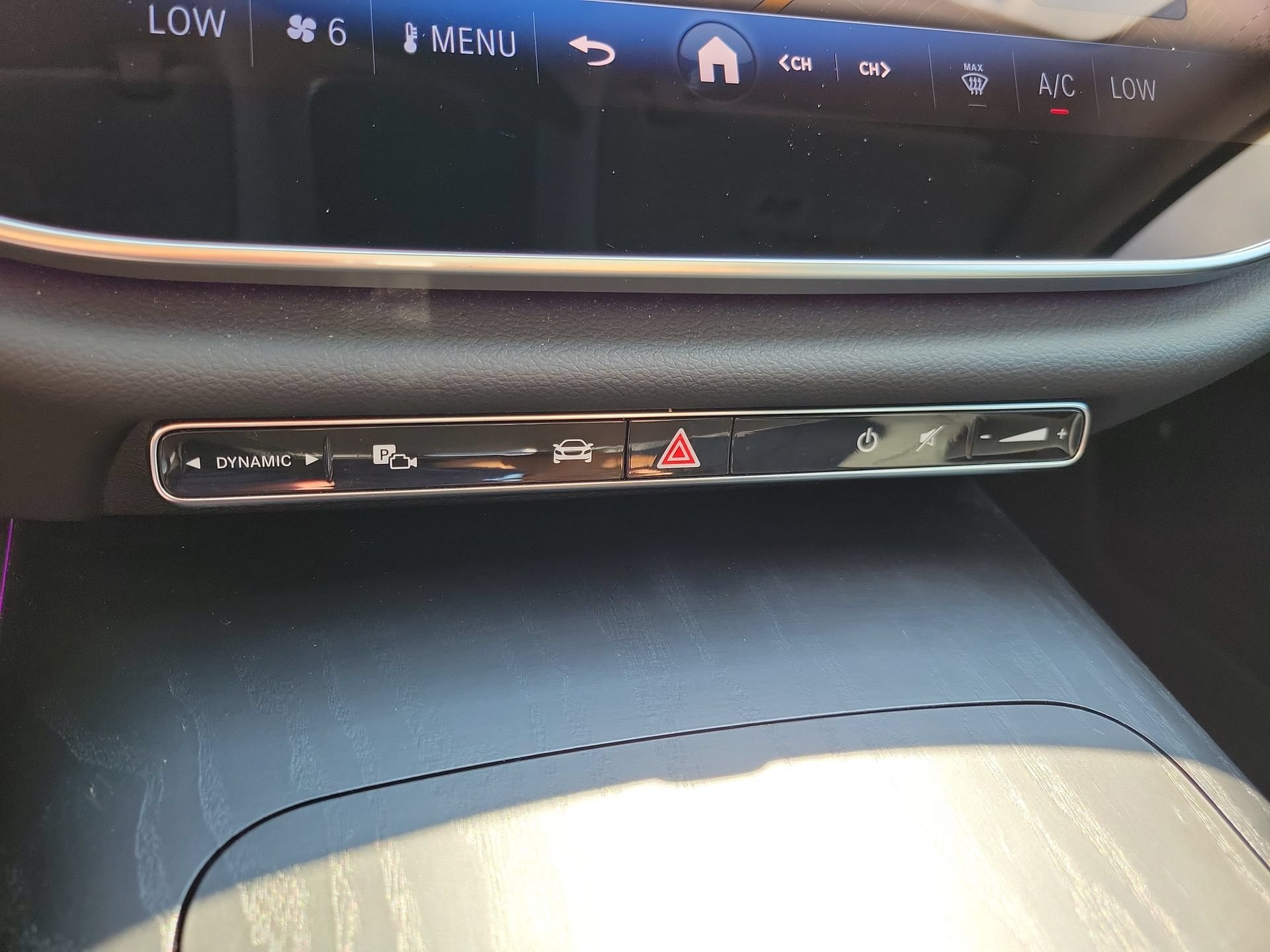 Used 2025 Mercedes-Benz E 350 4MATIC Sedan image 39