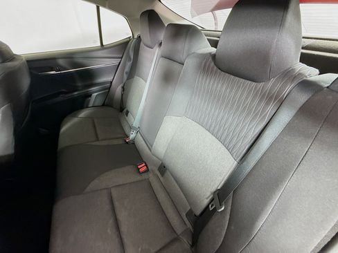 Used 2025 Toyota Camry LE image 28