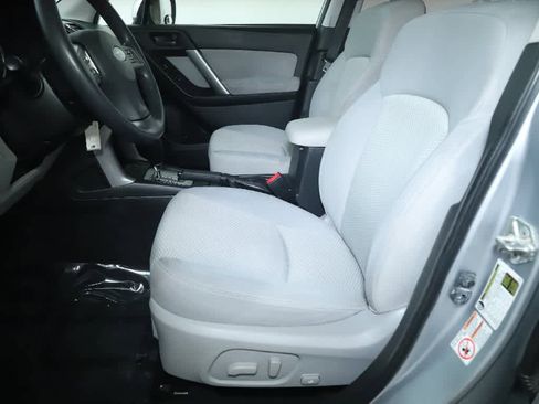 Used 2014 Subaru Forester 2.5i Premium AWD/4WD image 19