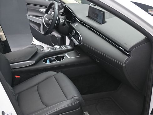 Used 2025 Genesis GV70 2.5T w/ Select Package image 10