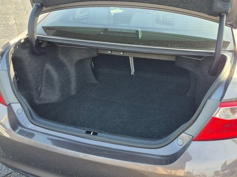 Used 2017 Toyota Camry XLE image 4