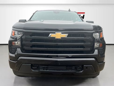 Used 2024 Chevrolet Silverado 1500 Custom image 2