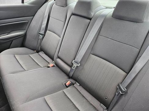 Used 2024 Nissan Altima 2.5 SV FWD image 5