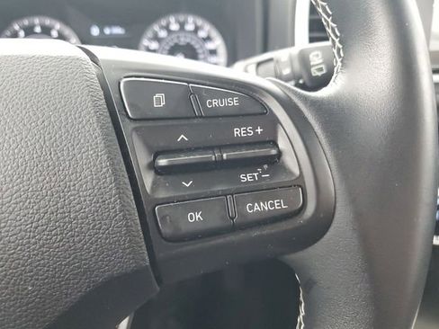 Used 2022 Hyundai Venue Limited image 32