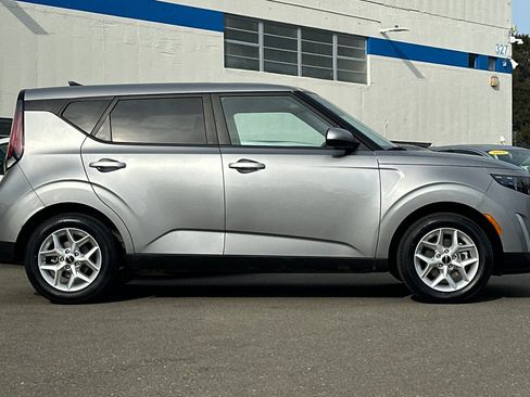 Used 2024 Kia Soul LX w/ Option Group 015 image 3