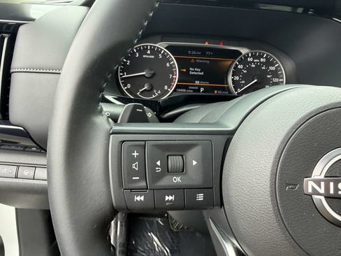 Used 2024 Nissan Pathfinder SV FWD image 20