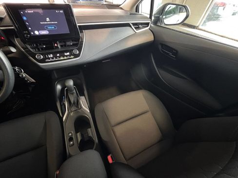 Used 2025 Toyota Corolla LE FWD image 34