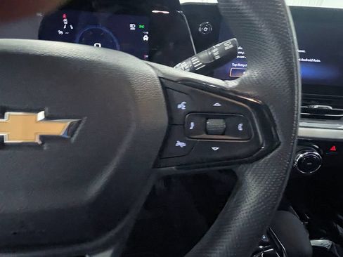 Used 2024 Chevrolet Trax LT FWD image 33