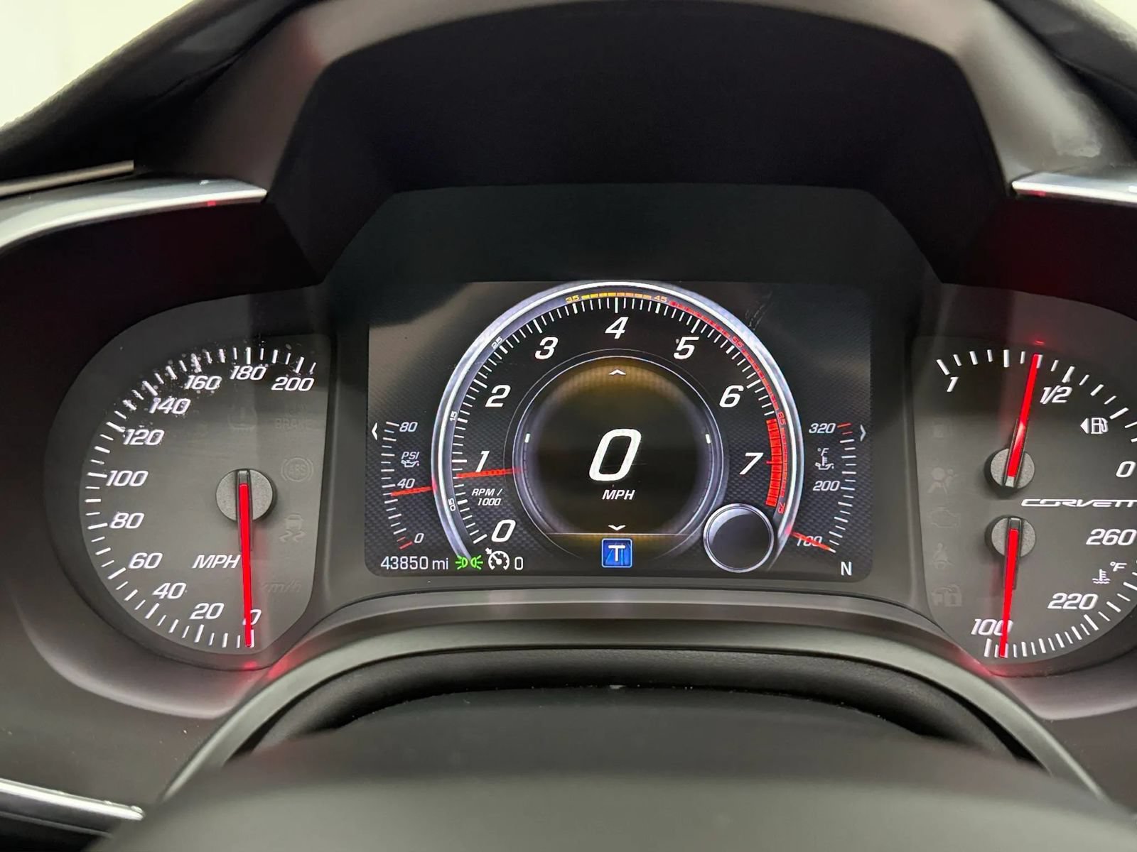Used 2016 Chevrolet Corvette Stingray Coupe RWD image 16