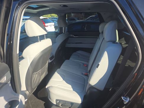 Used 2023 Hyundai Palisade SEL image 4