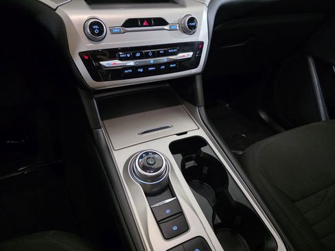 Used 2021 Ford Explorer XLT image 28