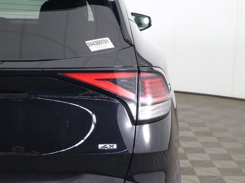 Used 2025 Kia Sportage EX w/ Premium Package AWD/4WD image 17