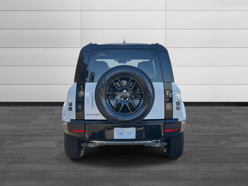 New 2026 Land Rover Defender 110 S AWD/4WD image 4