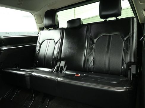 Used 2019 Ford Expedition Platinum RWD image 25