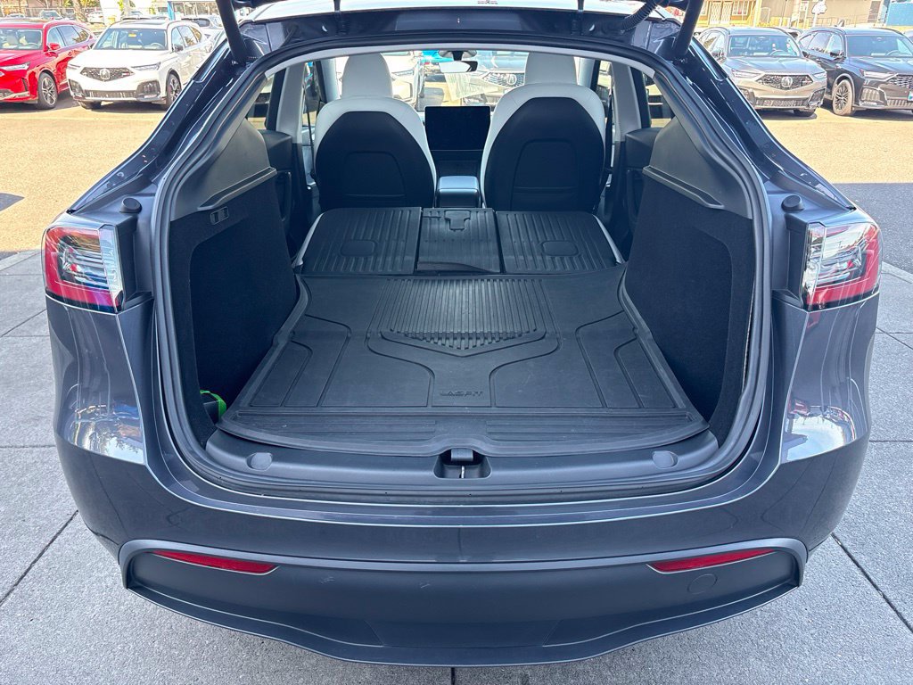Used 2023 Tesla Model Y Performance AWD/4WD image 31