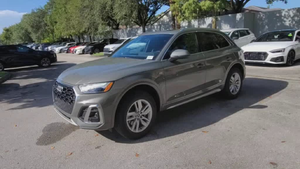 Used 2023 Audi Q5 2.0T Premium w/ Convenience Package AWD/4WD image 4