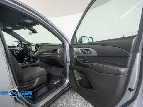 Used 2023 Chevrolet Traverse LT w/ LPO, Floor Liner Package AWD/4WD image 41