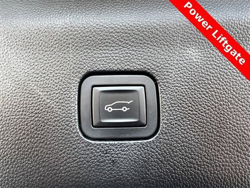 Used 2019 Buick Enclave Essence image 22