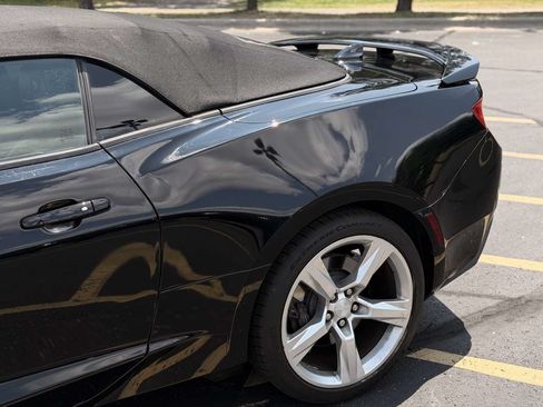 Used 2017 Chevrolet Camaro SS RWD image 9