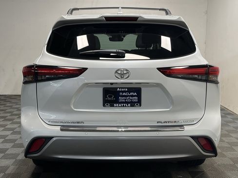 Used 2022 Toyota Highlander Platinum image 22
