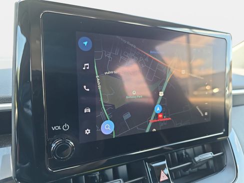 Used 2025 Toyota Corolla LE image 20