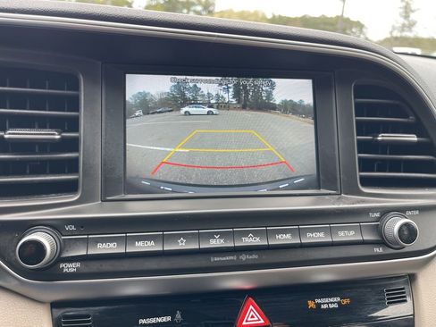 Used 2020 Hyundai Elantra Value Edition image 11