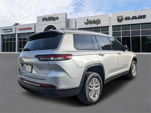 New 2025 Jeep Grand Cherokee L Laredo image 4