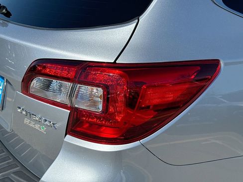 Used 2017 Subaru Outback 2.5i Limited image 36
