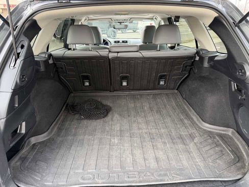 Used 2018 Subaru Outback 3.6R Limited image 17