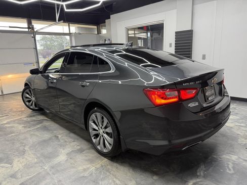 Used 2017 Chevrolet Malibu Premier w/ Driver Confidence Package FWD image 3