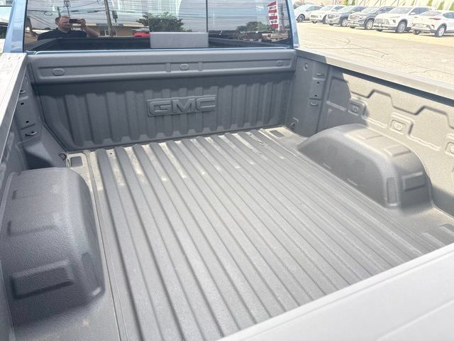 Used 2025 GMC Sierra 1500 Elevation w/ Elevation Premium Package AWD/4WD image 8