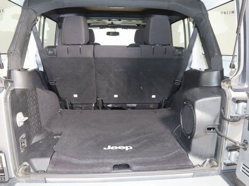 Used 2013 Jeep Wrangler Unlimited Sahara image 42