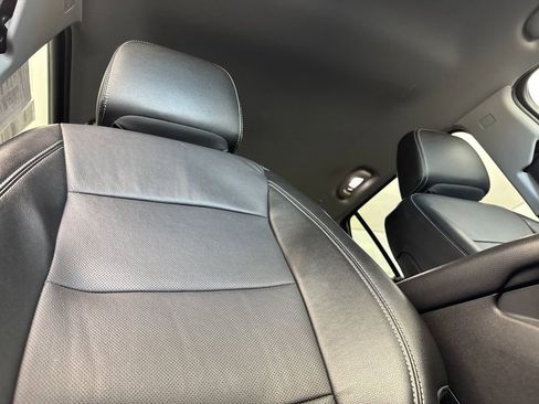 Used 2024 GMC Terrain SLT image 16