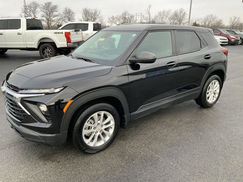 Used 2024 Chevrolet TrailBlazer LS w/ LS Convenience Package image 4