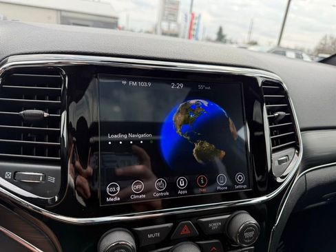 Used 2020 Jeep Grand Cherokee Limited w/ Luxury Group II image 33