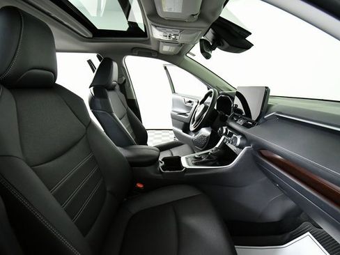 Used 2024 Toyota RAV4 Limited image 22