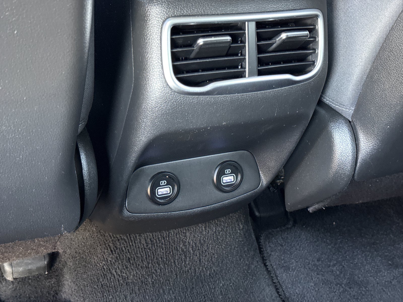 Used 2023 Hyundai Santa Fe SEL FWD image 14