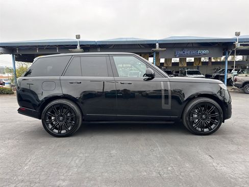 Used 2025 Land Rover Range Rover SE AWD/4WD image 7
