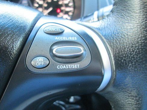 Used 2015 Nissan Pathfinder SV FWD image 22