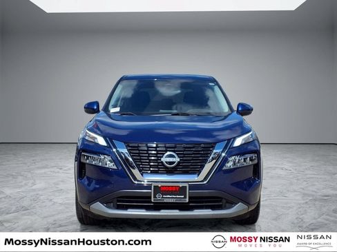 Used 2023 Nissan Rogue SV FWD image 3
